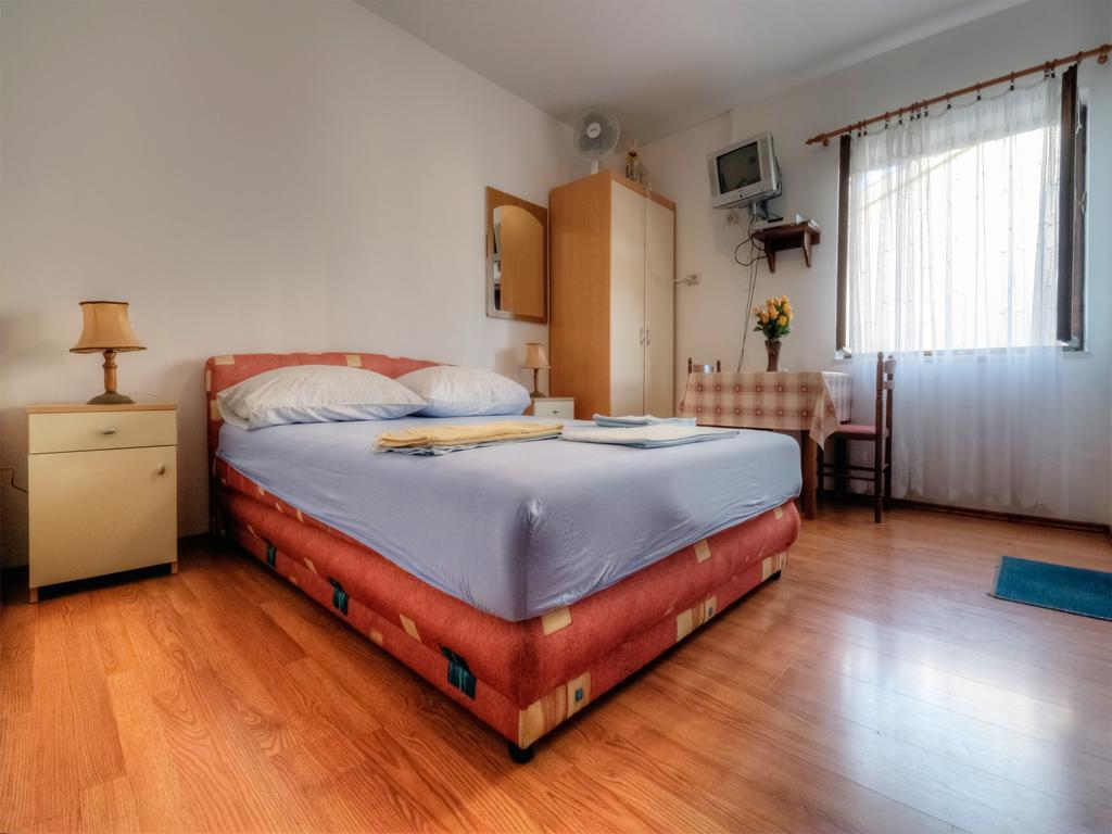 Apartments Srhoj Stari Grad  Exterior foto