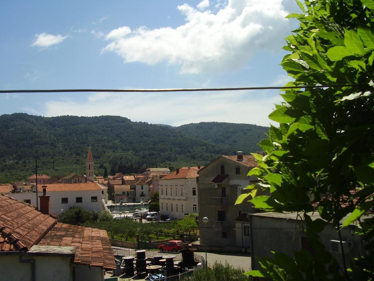 Apartments Srhoj Stari Grad  Cameră foto